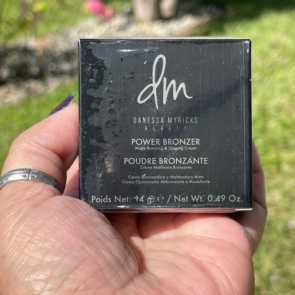 DANESSA MYRICKS BEAUTY Power Bronzer In Light